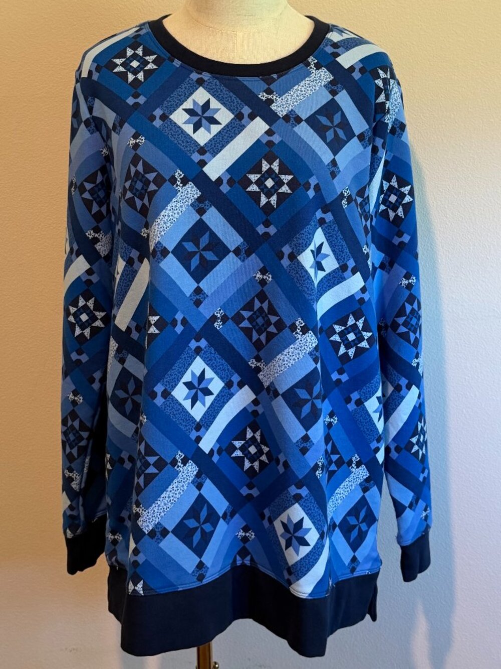 Lands End Blue Geometric Patchwork Serious Sweats Crewneck L - Picture 3 of 9